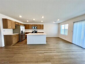 3254 La Cura Ave in Las Vegas, NV - Building Photo - Building Photo