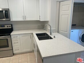 6798 Shearwater Ln in Malibu, CA - Building Photo - Building Photo