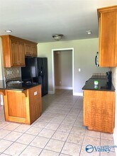 211 Forrest Oak Ln in Huntsville, AL - Building Photo - Building Photo