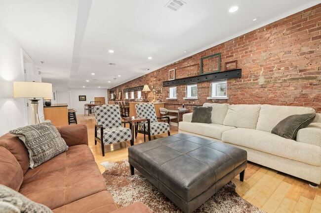 339 N West Ave
