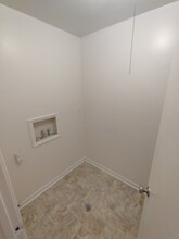 600 Reusens Rd, Unit 2 Bedroom Waitlist in Lynchburg, VA - Foto de edificio - Building Photo