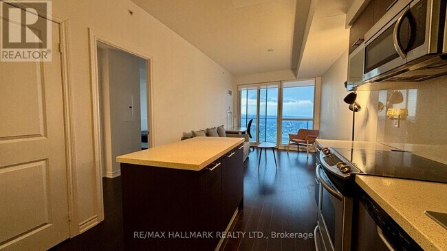 property at 386 Yonge St