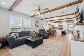 105 N Haswell Dr in Bryan, TX - Building Photo - Building Photo