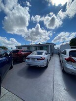 398 E 56th St in Hialeah, FL - Building Photo