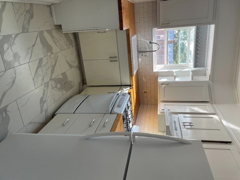 682 E 42nd St, Unit 2 in Brooklyn, NY - Building Photo