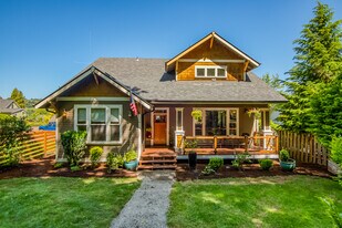 421 5th Ave, Unit Primary Home in Oregon City, OR - Building Photo