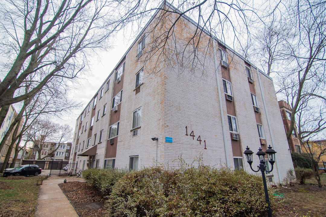 1441 W Farwell Ave in Chicago, IL - Building Photo