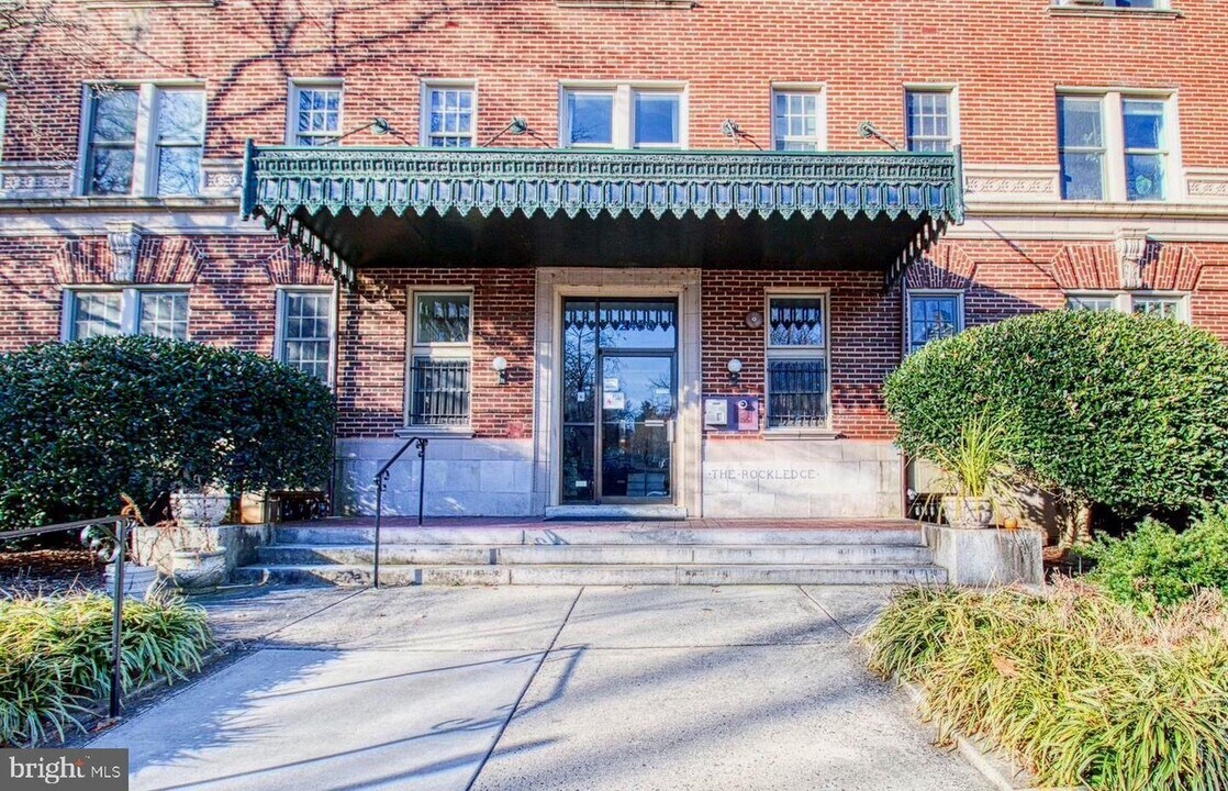 2456 20th St NW in Washington, DC - Building Photo