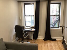 42 Mulberry St, Unit D in New York, NY - Building Photo