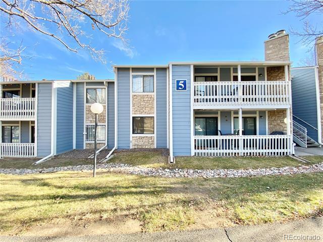 8335 Fairmount Dr in Denver, CO - Building Photo