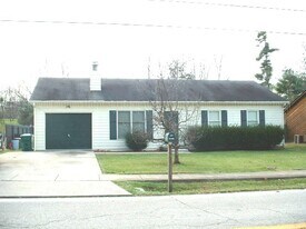 1112 Higbee Mill Rd in Lexington, KY - Building Photo