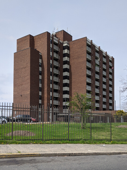 Westfield Towers in Camden, NJ - Building Photo