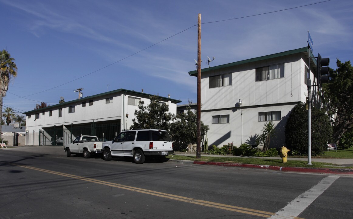 12255 Vanowen St in North Hollywood, CA - Building Photo