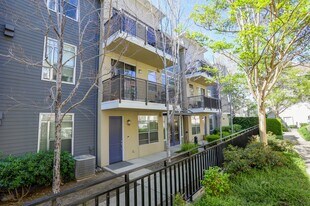 1069 Saginaw Terrace in Sunnyvale, CA - Building Photo