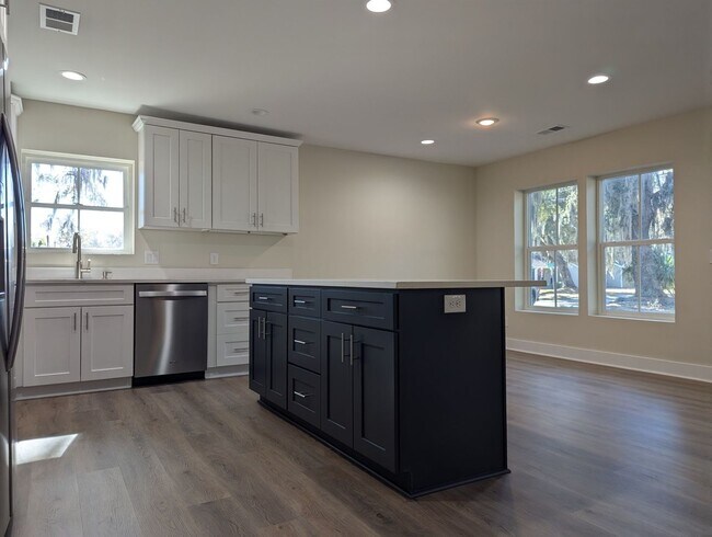1706 Old Shell Rd-Unit -A in Port Royal, SC - Building Photo - Building Photo