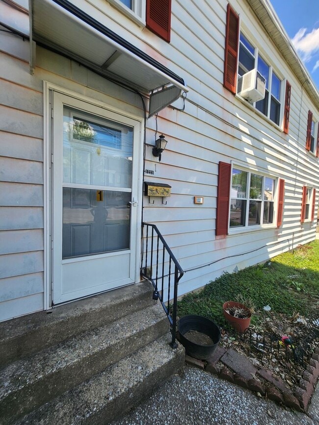 1221 E Philadelphia St in York, PA - Building Photo - Building Photo