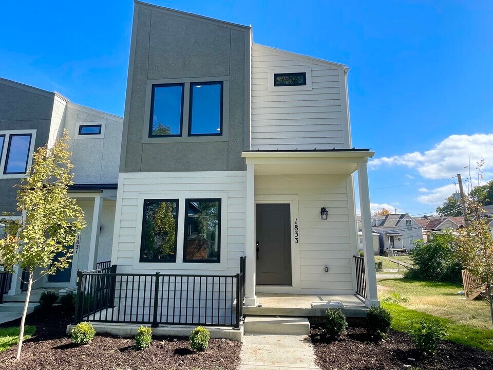 1833 Mercier St in Kansas City, MO - Building Photo
