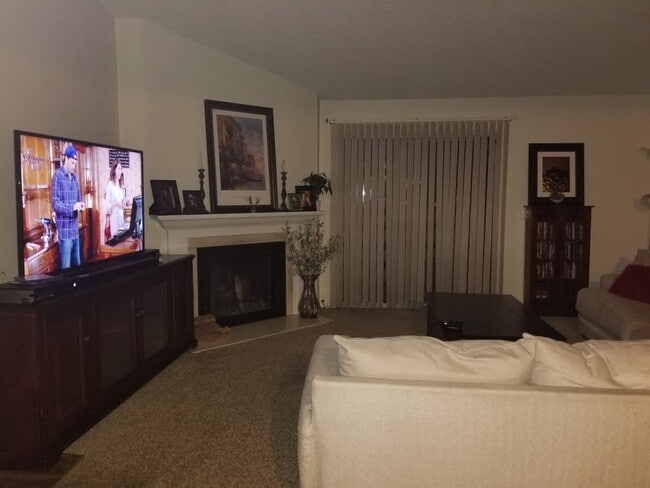 3334 S Ammons Street, Unit 205 in Lakewood, CO - Building Photo - Building Photo