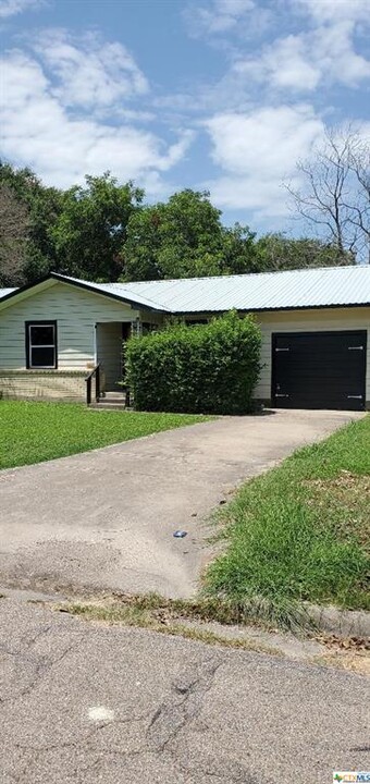 1802 S 45th St in Temple, TX - Building Photo