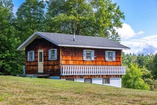 13 Winhall Hollow Rd in Winhall, VT - Building Photo