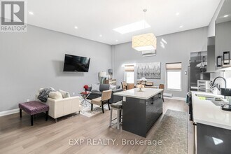 5850 Ferry St in Niagara Falls, ON - Foto de edificio - Building Photo