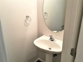 21480 E 42nd Ave in Denver, CO - Foto de edificio - Building Photo