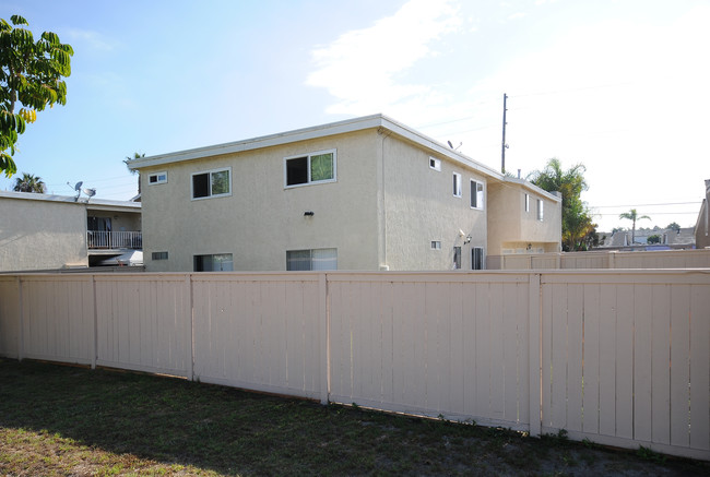 1811 Alabama St in Huntington Beach, CA - Building Photo - Building Photo