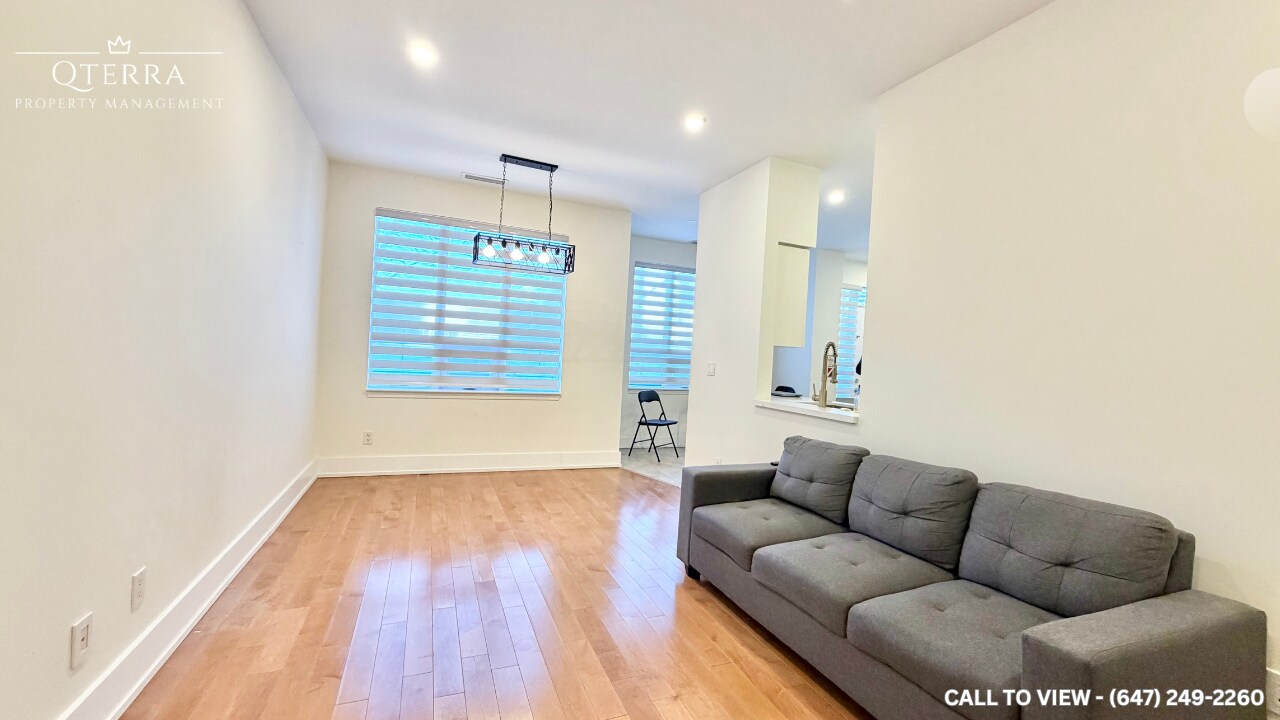 388 Prince Of Wales Dr in Mississauga, ON - Building Photo