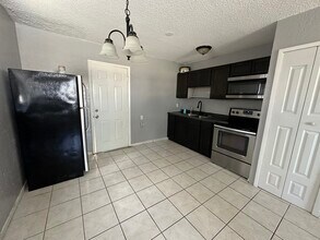 331 Blanco Ct in Avon Park, FL - Foto de edificio - Building Photo