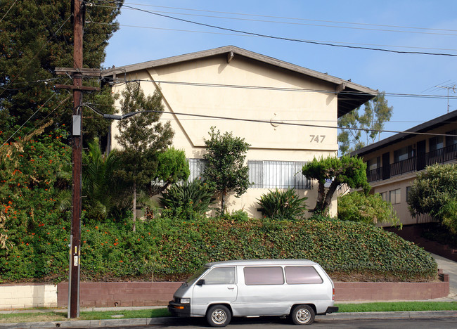 747 Venice Way in Inglewood, CA - Building Photo - Building Photo