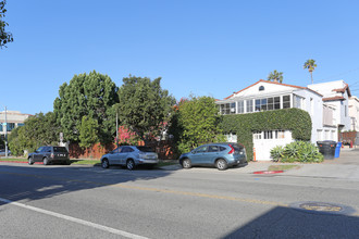 1707 Arizona Ave in Santa Monica, CA - Building Photo - Building Photo