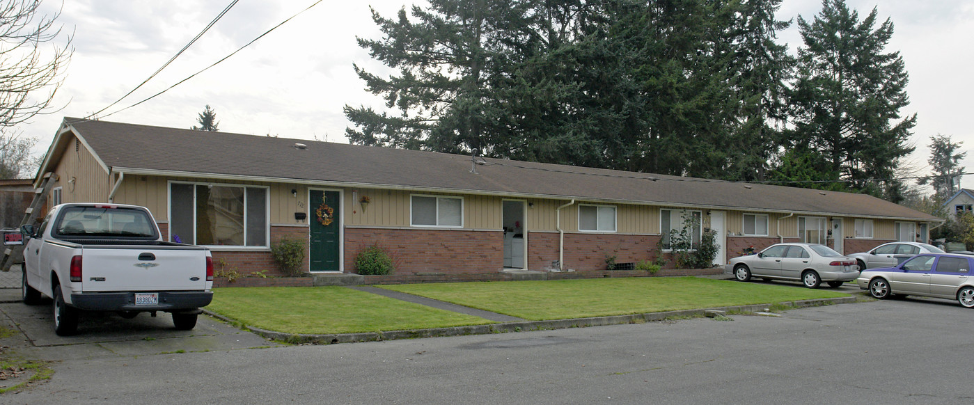 712-718 8th Ave Pl NW in Puyallup, WA - Building Photo