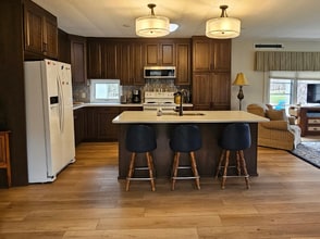 6437 Bell Meadows in Grant, MI - Foto de edificio - Building Photo