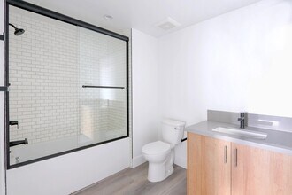 11155 Huston St, Unit 306 in Los Angeles, CA - Building Photo - Building Photo