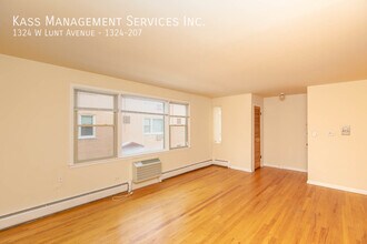 1324 W Lunt Ave in Chicago, IL - Building Photo - Building Photo
