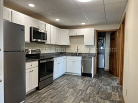 146 Kennedy Memorial Dr in Waterville, ME - Building Photo