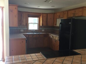 405 N Sharon St in Tecumseh, OK - Building Photo - Building Photo