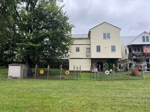 805 Front St in Newton Hamilton, PA - Building Photo - Building Photo