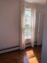 204 Wooster St, Unit Third Floor in New Haven, CT - Foto de edificio - Building Photo