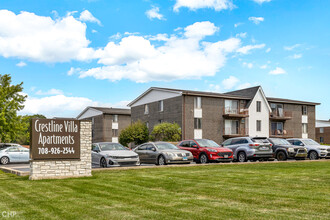 Crestline Villa Apartments in Alsip, IL - Building Photo - Primary Photo