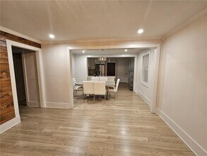 1129 Graymont Dr SW in Atlanta, GA - Building Photo - Building Photo