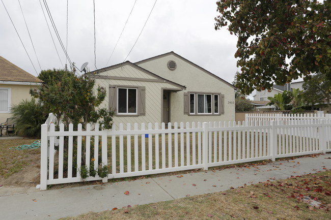 2403 Florida St in Huntington Beach, CA - Foto de edificio - Building Photo