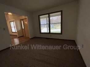 2020 Greenbrier Dr in Collinsville, IL - Building Photo - Building Photo