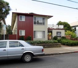 1217 Laguna Ave in Burlingame, CA - Building Photo - Building Photo