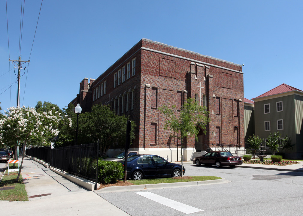 Radcliffe Manor in Charleston, SC - Building Photo