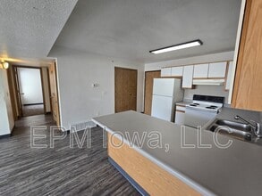 60 Miller Ave SW in Cedar Rapids, IA - Building Photo - Building Photo