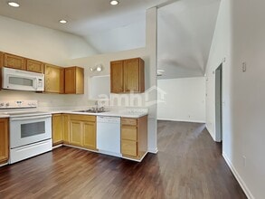 115 Braeburn Dr in Winston-Salem, NC - Foto de edificio - Building Photo