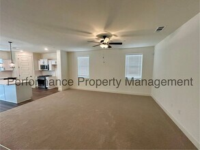 6611 Glacier Bay St in Bakersfield, CA - Building Photo - Building Photo