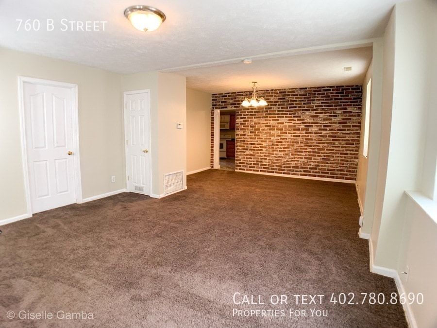 760 B St in Utica, NE - Building Photo