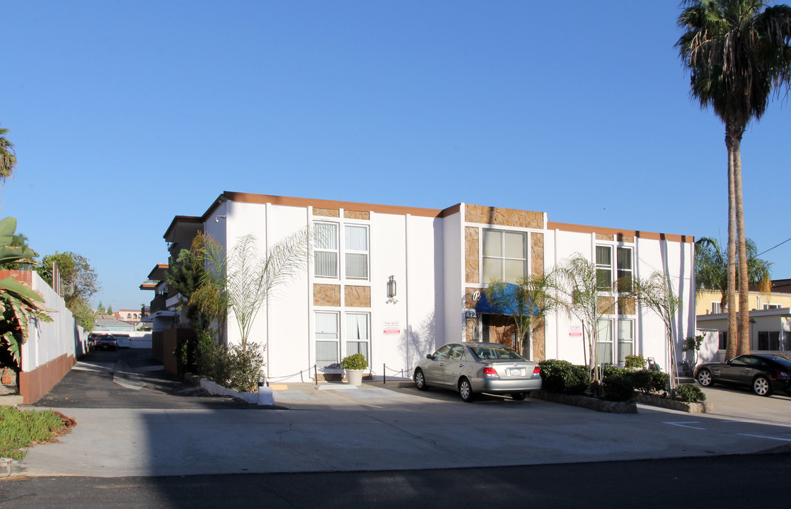 Park Lamont Apartments in San Diego, CA - Building Photo